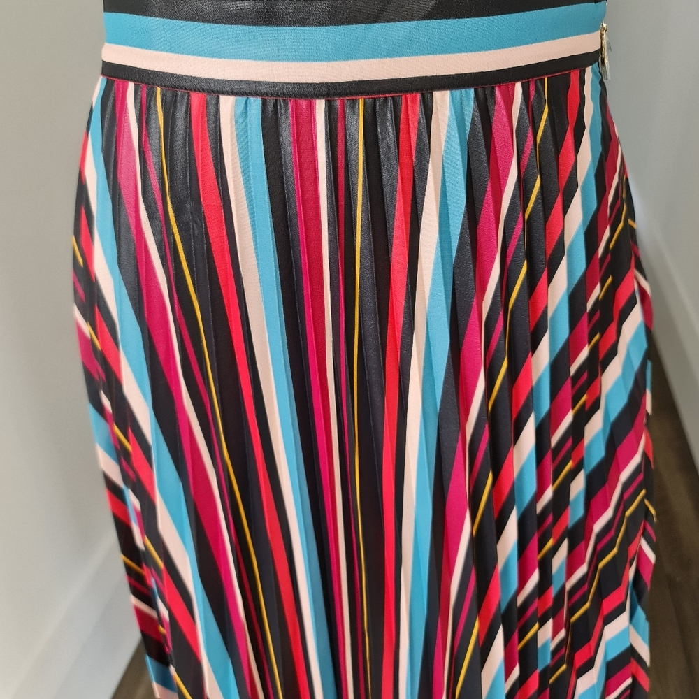 JUICY COUTURE BLACK LABEL SKIRT COATED MAXI PLEATED SIZE 8 NWOT - Picture 3 of 8